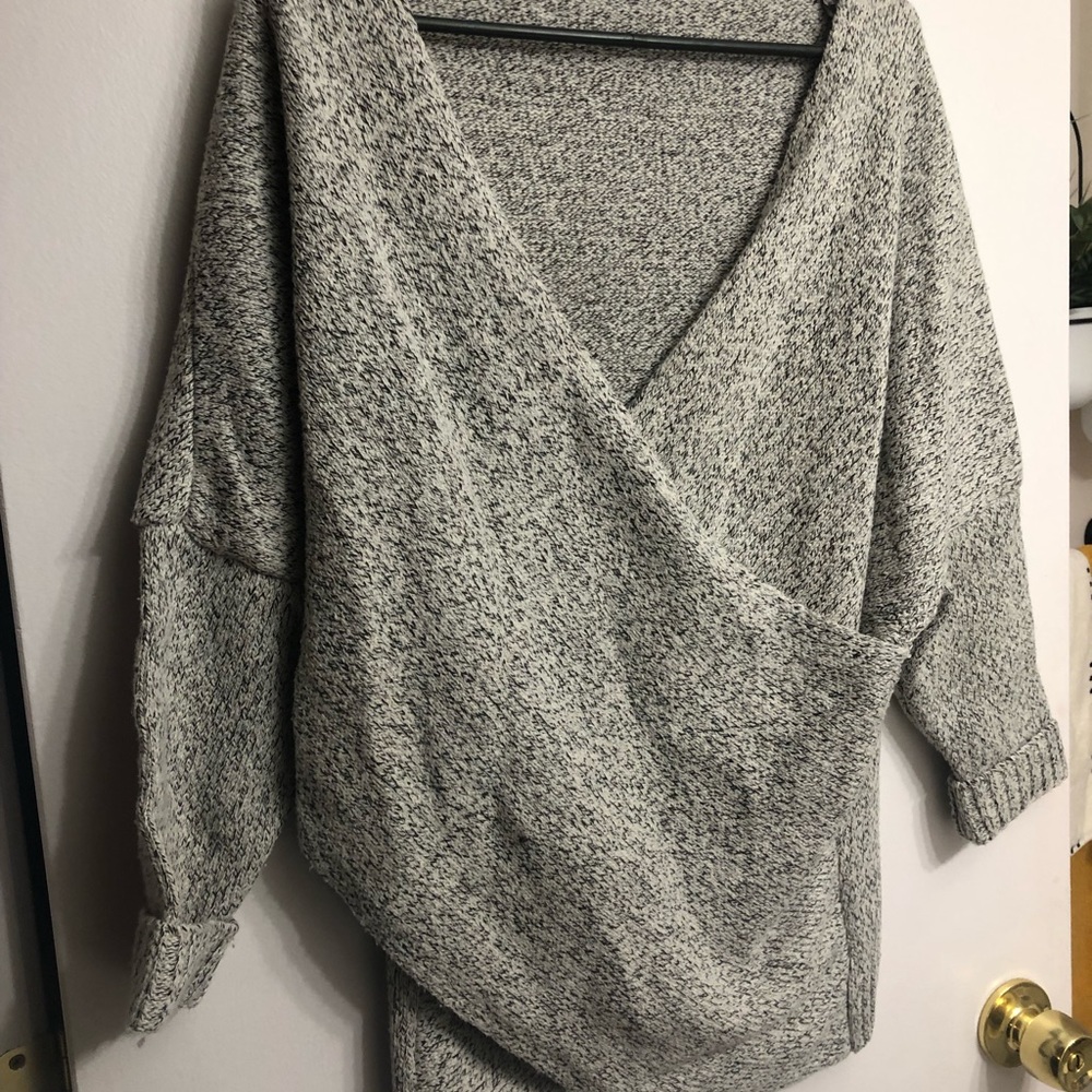 Oversized wrap sweater, S